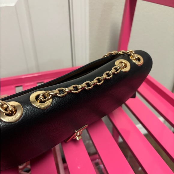 Coach Black and Gold Shoulder Bag with turn lock - Picture 7 of 8